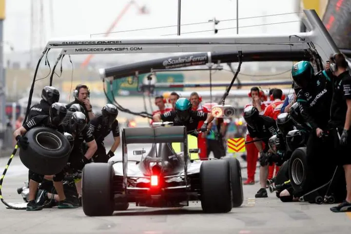 Hamilton Mercedes China qualifying