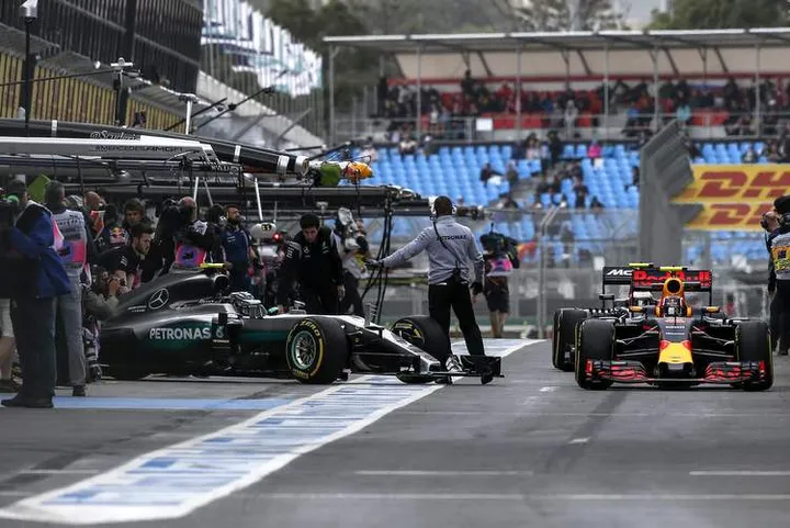 new qualiyfing melbourne pitlane