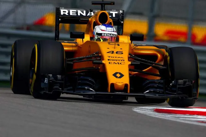 Sergey+Sirotkin+F1+Grand+Prix+Russia+Practice+mjz8Tkytc9Jx