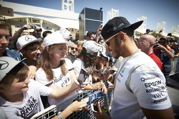 Lewis Hamilton fans