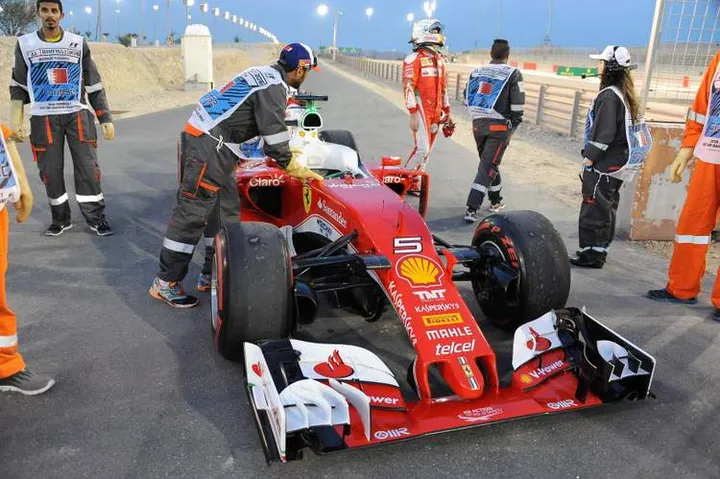 vettel bahrain retire ferrari0