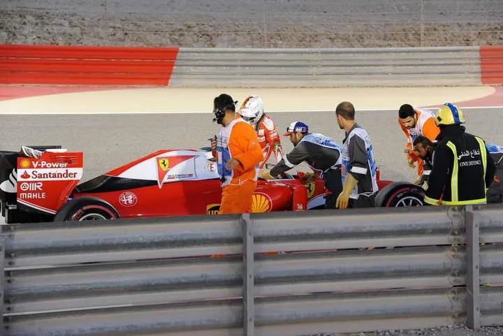 vettel bahrain retire ferrari7