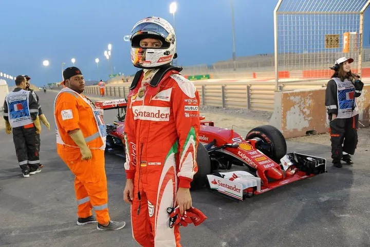 vettel bahrain retire ferrari77