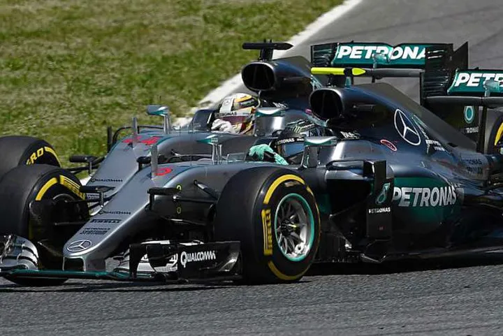Rosberg Hamilton Spain crash