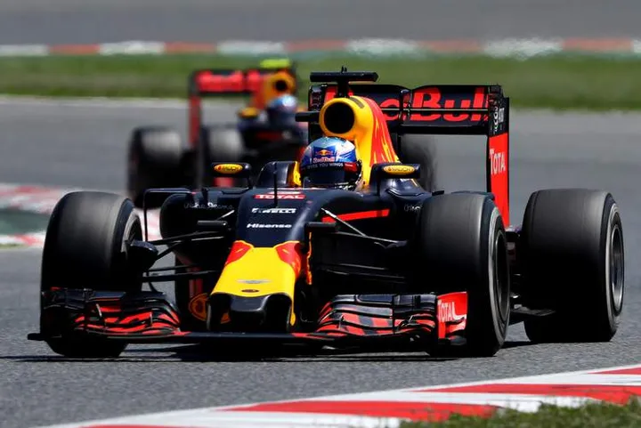 MONTMELO, SPAIN - MAY 15: Daniel Ricciardo of Australia driving the (3) Red Bull Racing Red Bull-TAG Heuer RB12 TAG Heuer leads Max Verstappen of the Netherlands driving the (33) Red Bull Racing Red Bull-TAG Heuer RB12 TAG Heuer on track during the Spanish Formula One Grand Prix at Circuit de Catalunya on May 15, 2016 in Montmelo, Spain.  (Photo by Mark Thompson/Getty Images) // Getty Images / Red Bull Content Pool  // P-20160515-01334 // Usage for editorial use only // Please go to www.redbullcontentpool.com for further information. //