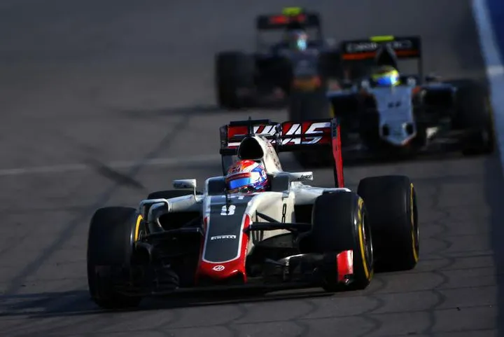 Grosjean en route to eighth at Sochi