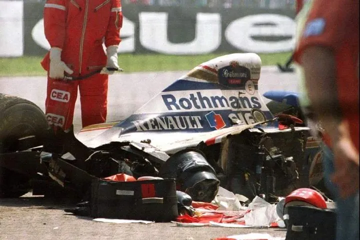 williams-de-ayrton-senna-destruida-apos-acidente-fatal-em-imola-em-1994-1398258306987_1024x722