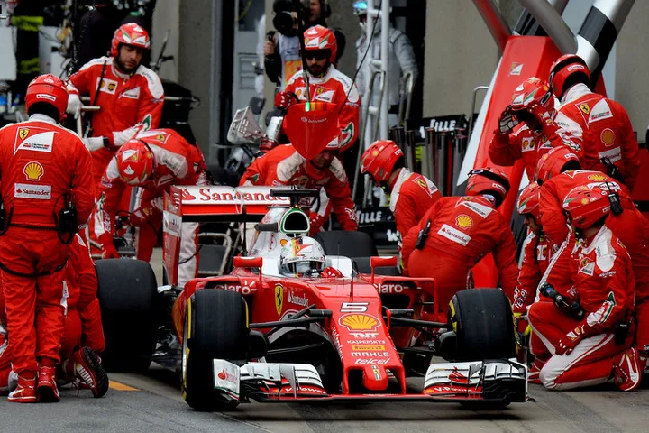GP CANADA F1/2016 Vettel Canada pitstop