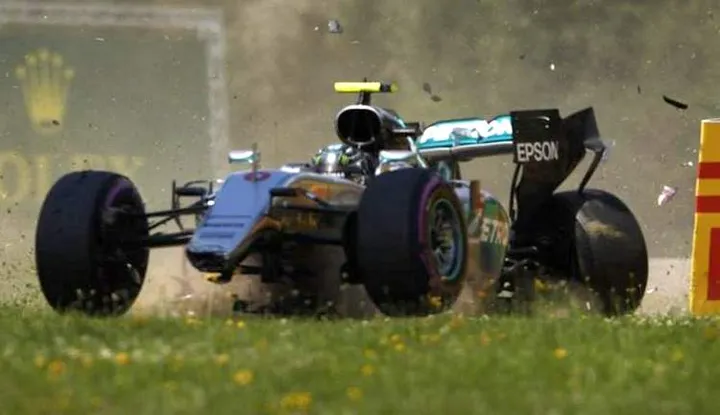 Nico Rosberg crash