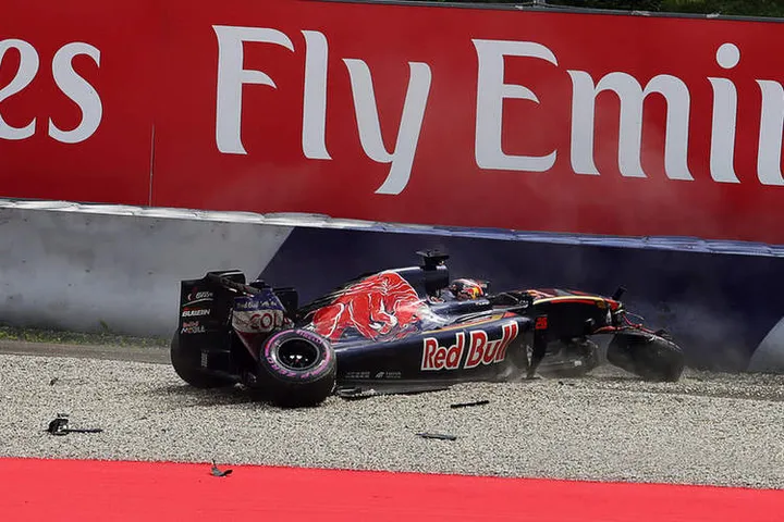 kvyat austria crash