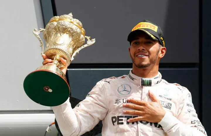 Mercedes-Lewis-Hamilton