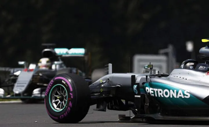 rosberg crash austria hamilton