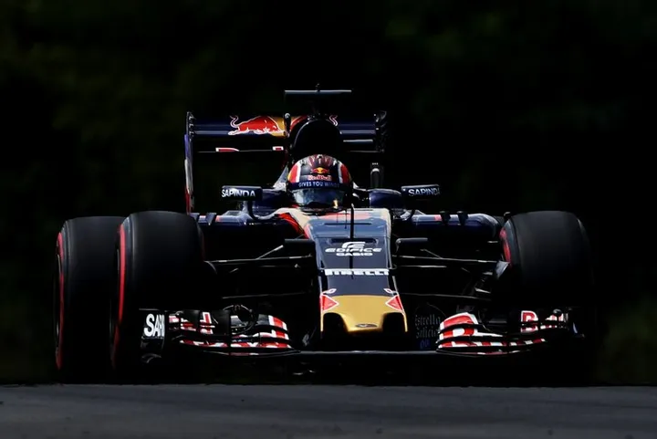 BUDAPEST, HUNGARY - JULY 23: Daniil Kvyat of Russia driving the (26) Scuderia Toro Rosso STR11 Ferrari 060/5 turbo on track during final practice for the Formula One Grand Prix of Hungary at Hungaroring on July 23, 2016 in Budapest, Hungary.  (Photo by Mark Thompson/Getty Images) // Getty Images / Red Bull Content Pool  // P-20160723-01396 // Usage for editorial use only // Please go to www.redbullcontentpool.com for further information. //