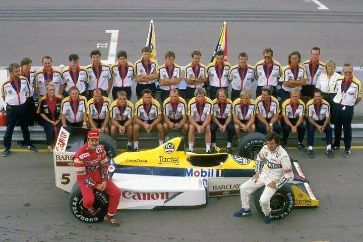 canon_williams_team_group_photo__australia_1988__by_f1_history-d6pocmy