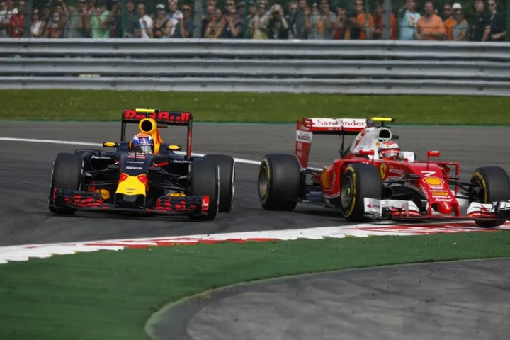 VERSTAPPEN Max (ned) Red Bull Tag Heuer RB12 and RAIKKONEN Kimi (fin) Ferrari SF16-H team scuderia Ferrari action during the 2016 Formula One World Championship, Belgium Grand Prix from August 26 to 28 in Spa -Francorchamps, Belgium - Photo Florent Gooden / DPPI
