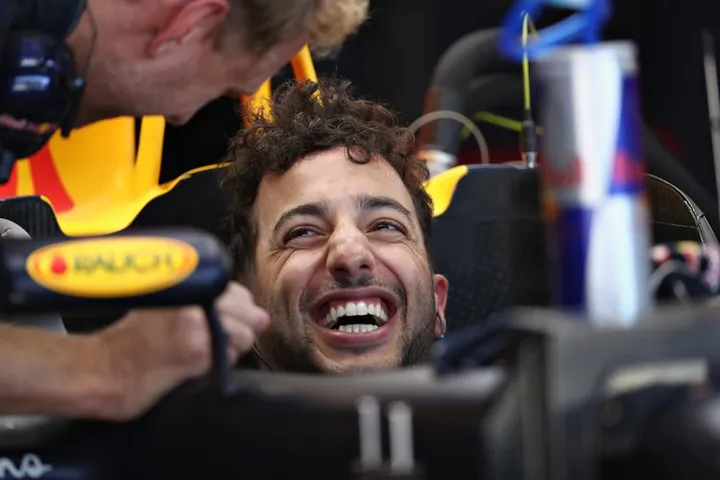 AUSTIN, TX - OCTOBER 22:  Daniel Ricciardo of Australia and Red Bull Racing sits in his car in the garage during final practice for the United States Formula One Grand Prix at Circuit of The Americas on October 22, 2016 in Austin, United States.  (Photo by Lars Baron/Getty Images) // Getty Images / Red Bull Content Pool  // P-20161022-00637 // Usage for editorial use only // Please go to www.redbullcontentpool.com for further information. //