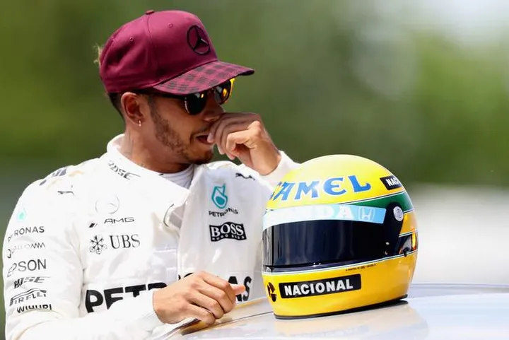 Lewis Hamilton, Senna helmet