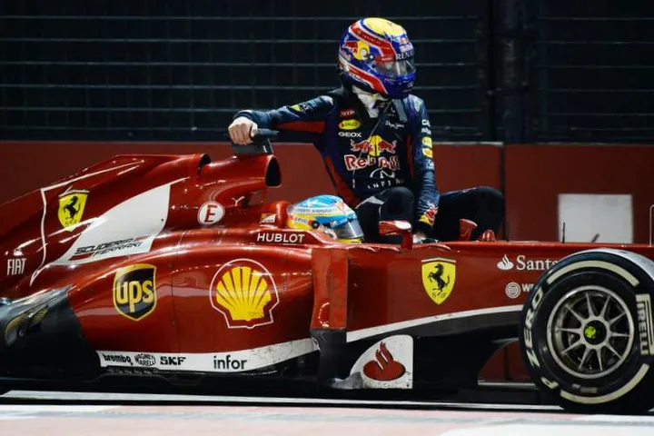 Alonso lifts Webber