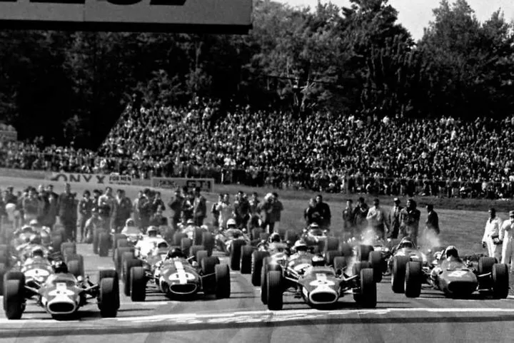 Dan-Gurney-11-United-States-Grand-Prix-1967-Watkins-Glen-1967