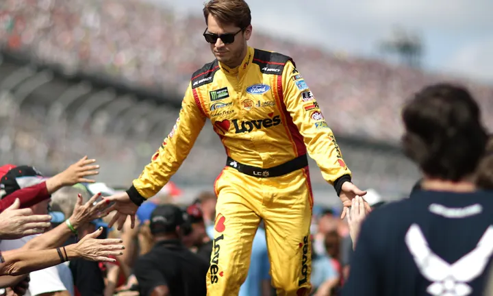 12 Questions with Landon Cassill – JeffGluck.com