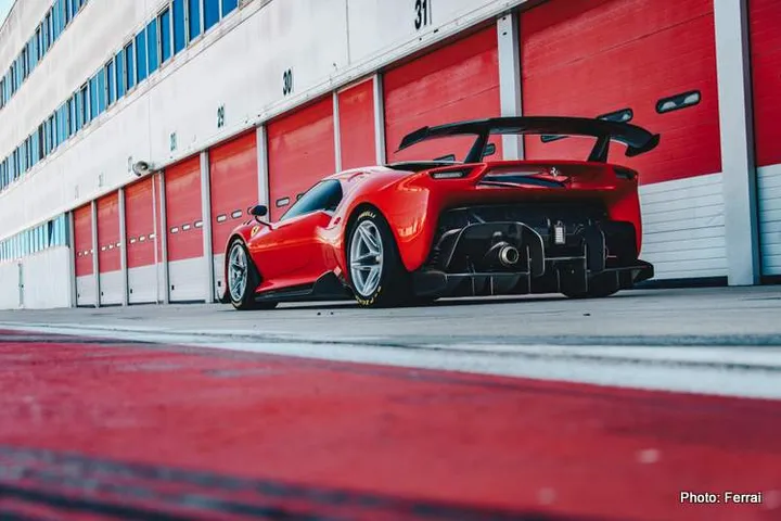 190079 car ferrari p80 c