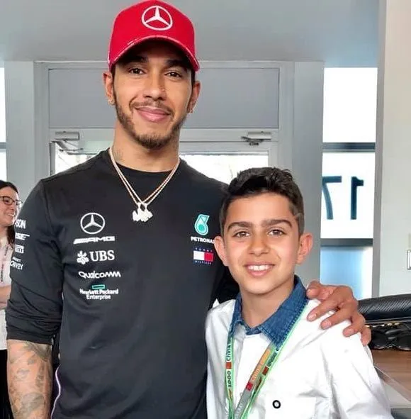 Hamilton recalls his feelings of 1996 when he met 11-year karter in China