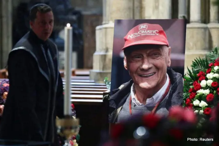 08 niki lauda funeral coffin 29 may 19 12 06 31 pm
