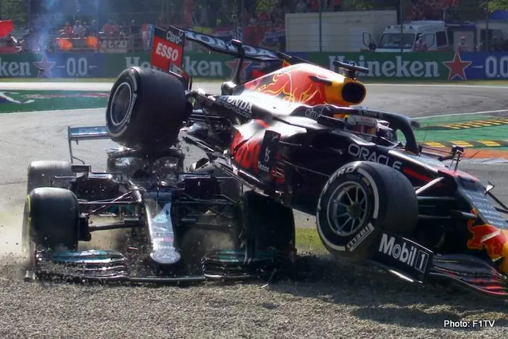 hamilton verstappen crash