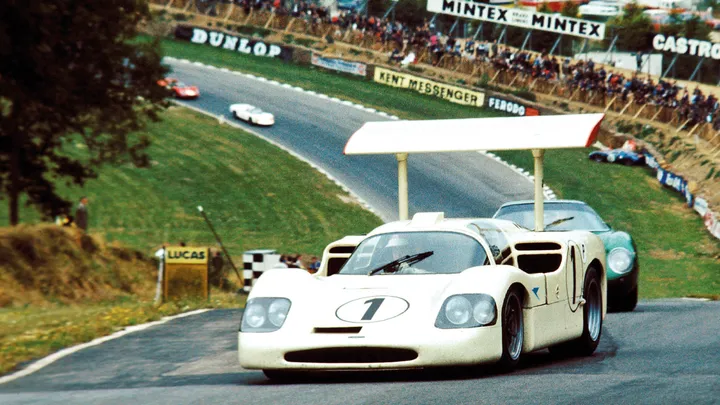 Wing Commander: Phil Hill and the groundbreaking Chaparral 2F July 1997 -  Motor Sport Magazine