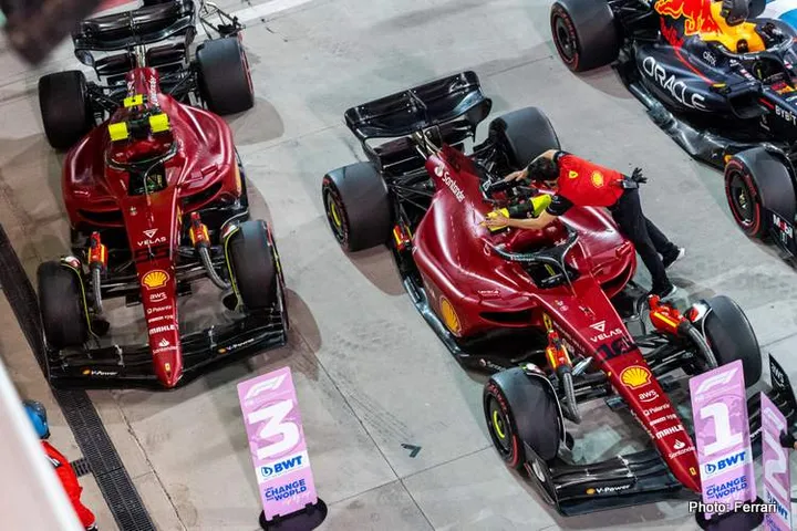 GP BAHRAIN F1/2022 - SABATO 19/03/2022 credit: @Scuderia Ferrari Press Office parc ferme sainz third and charles leclerc pole
