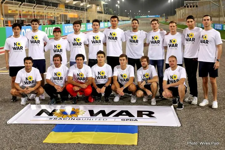 Hamilton says no war-f1 drivers protest unite FIA's first controversy of 2023 and Hamilton is involved bahrain