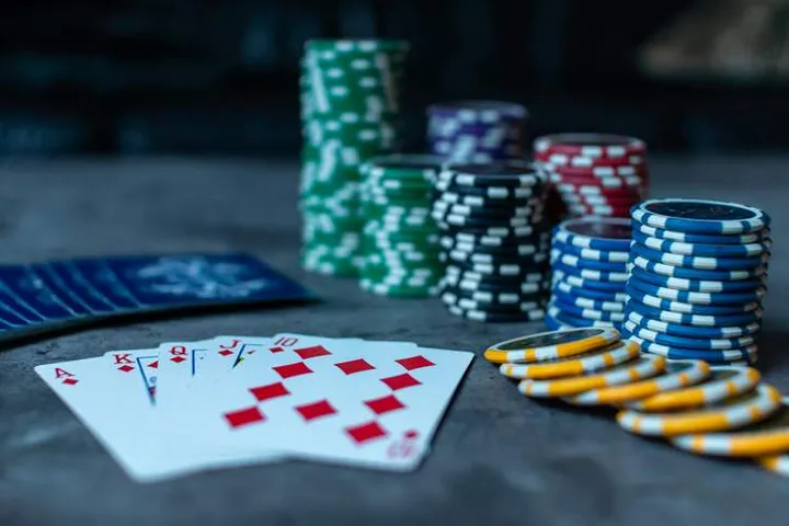 racer casino cards chips