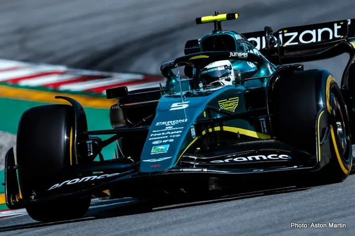vettel green bull aston martin f1