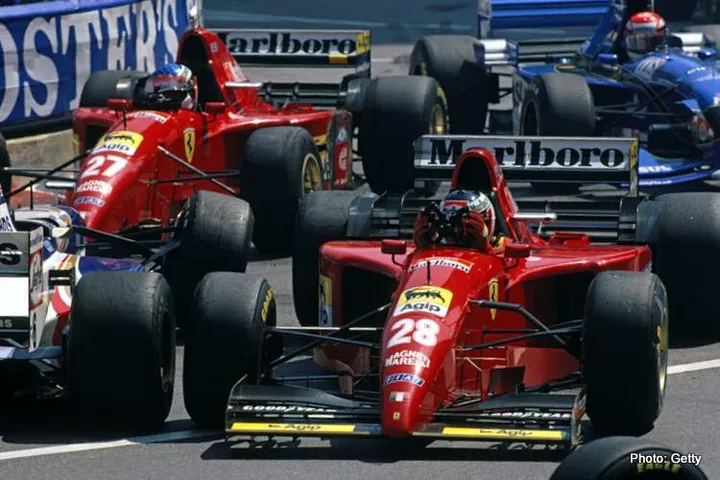 Monte Carlo, Monaco, 25th - 28th May 1995, RD5. David Coulthard found himself facing the wrong way at the start of the race after a tangle which caused his retirement. Action. Crashes. Photo: LAT Photographic/Williams F1. Ref: 1995williams18