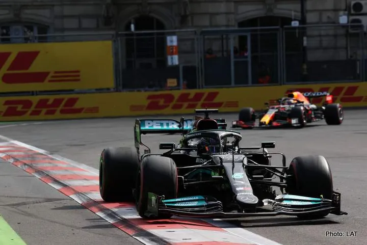 hamilton verstappen baku21 2022