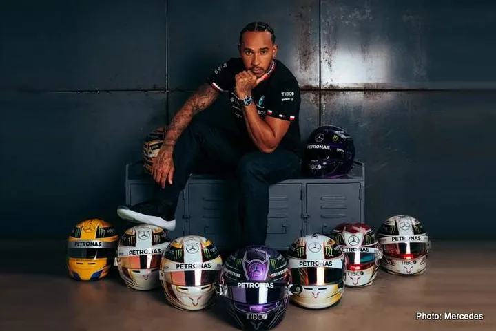 lewis hamilton helmets-002