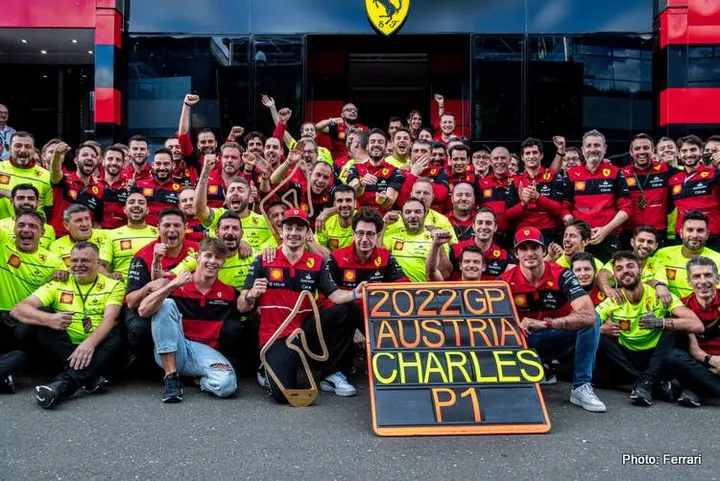 ferrari team photo austria 2022