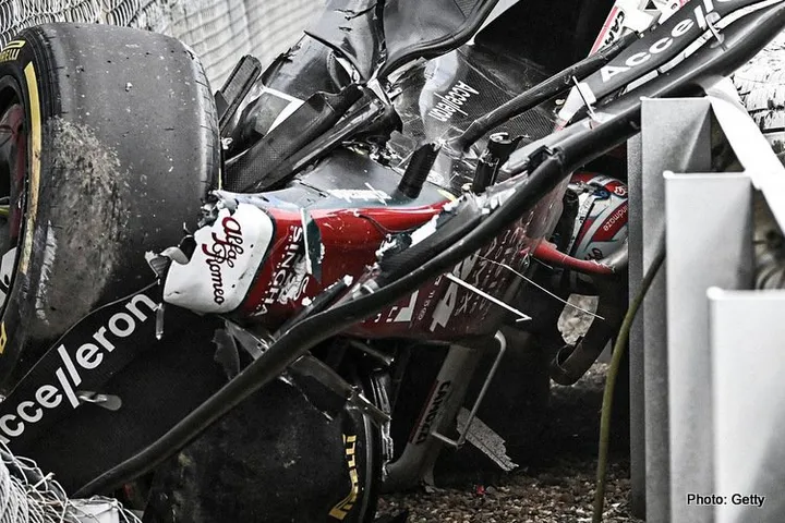guanyu zhou big crash silverstone 2022 f1