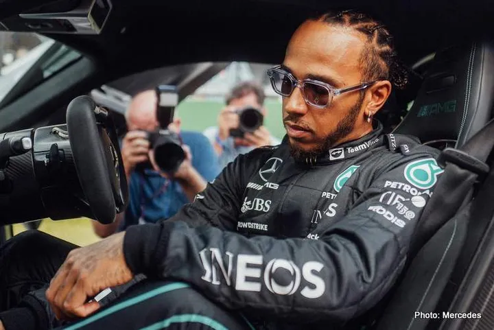 hamilton mercedes amg1 2022