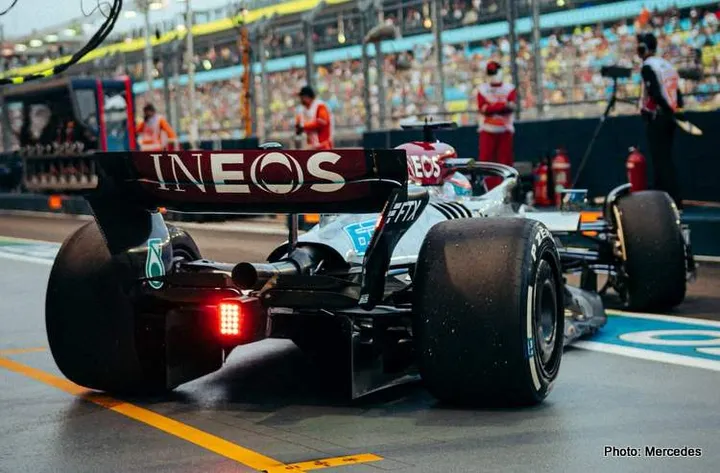 mercedes hamilton fp1 singapore