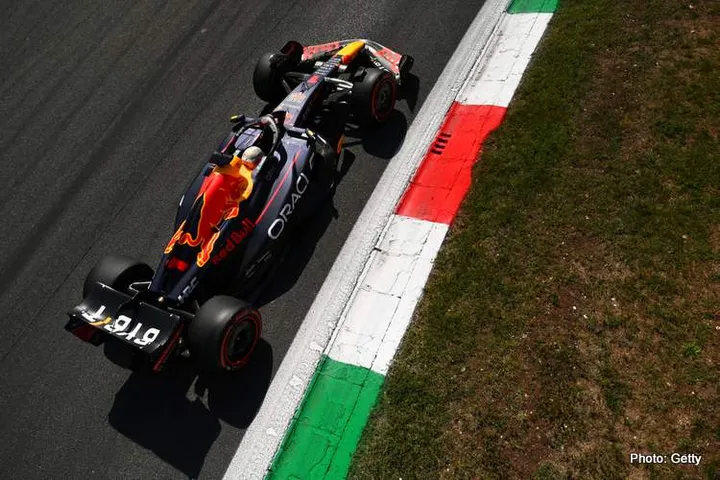 MONZA, ITALY - SEPTEMBER 10: Max Verstappen of the Netherlands driving the (1) Oracle Red Bull Racing RB18 on track during final practice ahead of the F1 Grand Prix of Italy at Autodromo Nazionale Monza on September 10, 2022 in Monza, Italy. (Photo by Dan Mullan/Getty Images)