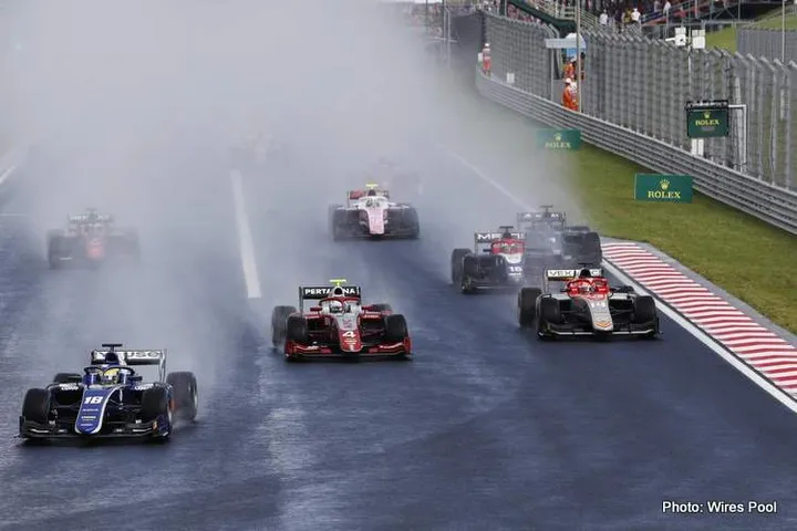 f2 budapest18 feature race 2022