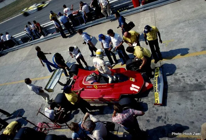 Formel 1, Grand Prix Deutschland 1979, Hockenheimring, 29.07.1979 Boxengasse, Ferrari-Box Jody Scheckter, Ferrari 312T4 Mauro Forghieri, Ferrari Ferrari-Team www.hoch-zwei.net , copyright: HOCH ZWEI / Ronco