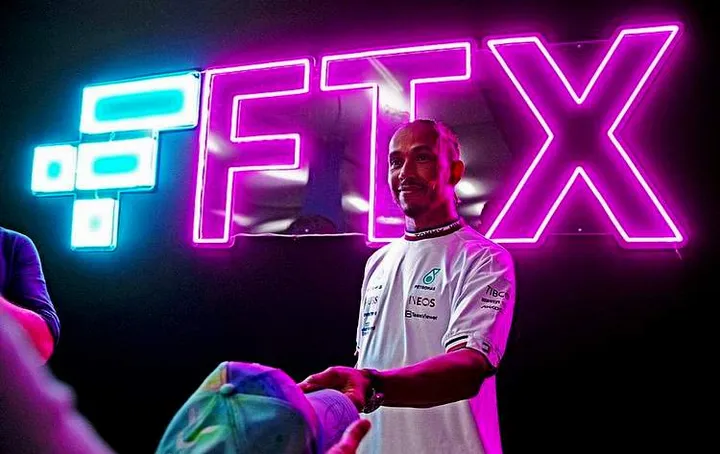 formula-1-miami-gp-2022-lewis-ftx Mercedes hamilton not wolff