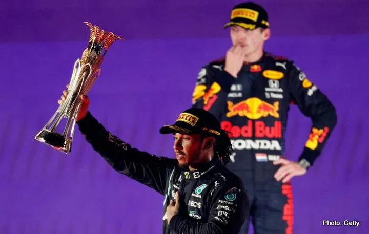 Hamilton weins 2021 saudi arabian grand prix f1