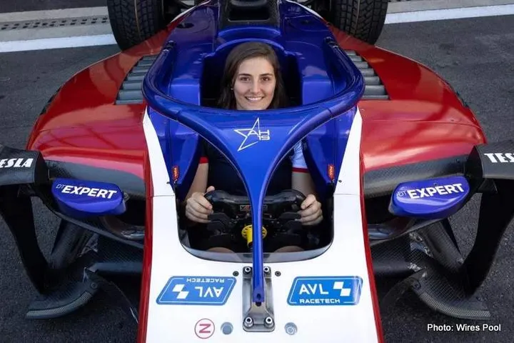 tatiana calderon f2 2022