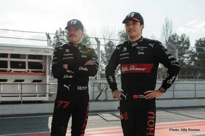 bottas zhou alfa romeo c43 shakedown 2023