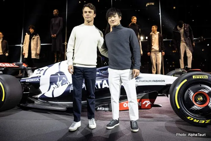 de vries tsunoda launch 2023