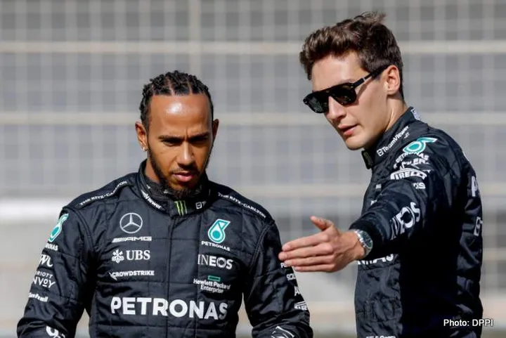 2NK8EFW HAMILTON Lewis (gbr), Mercedes AMG F1 Team W14, portrait RUSSELL George (gbr), Mercedes AMG F1 Team W14, portrait during the Formula 1 Armco pre-season testing 2023 of the 2023 FIA Formula One World Championship from February 23 to 25, 2023 on the Bahrain International Circuit, in Sakhir, Bahrain - Photo DPPI