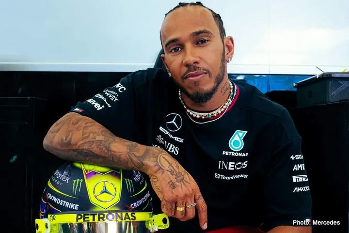 lewis hamilton mercedes bahrain helmet f1